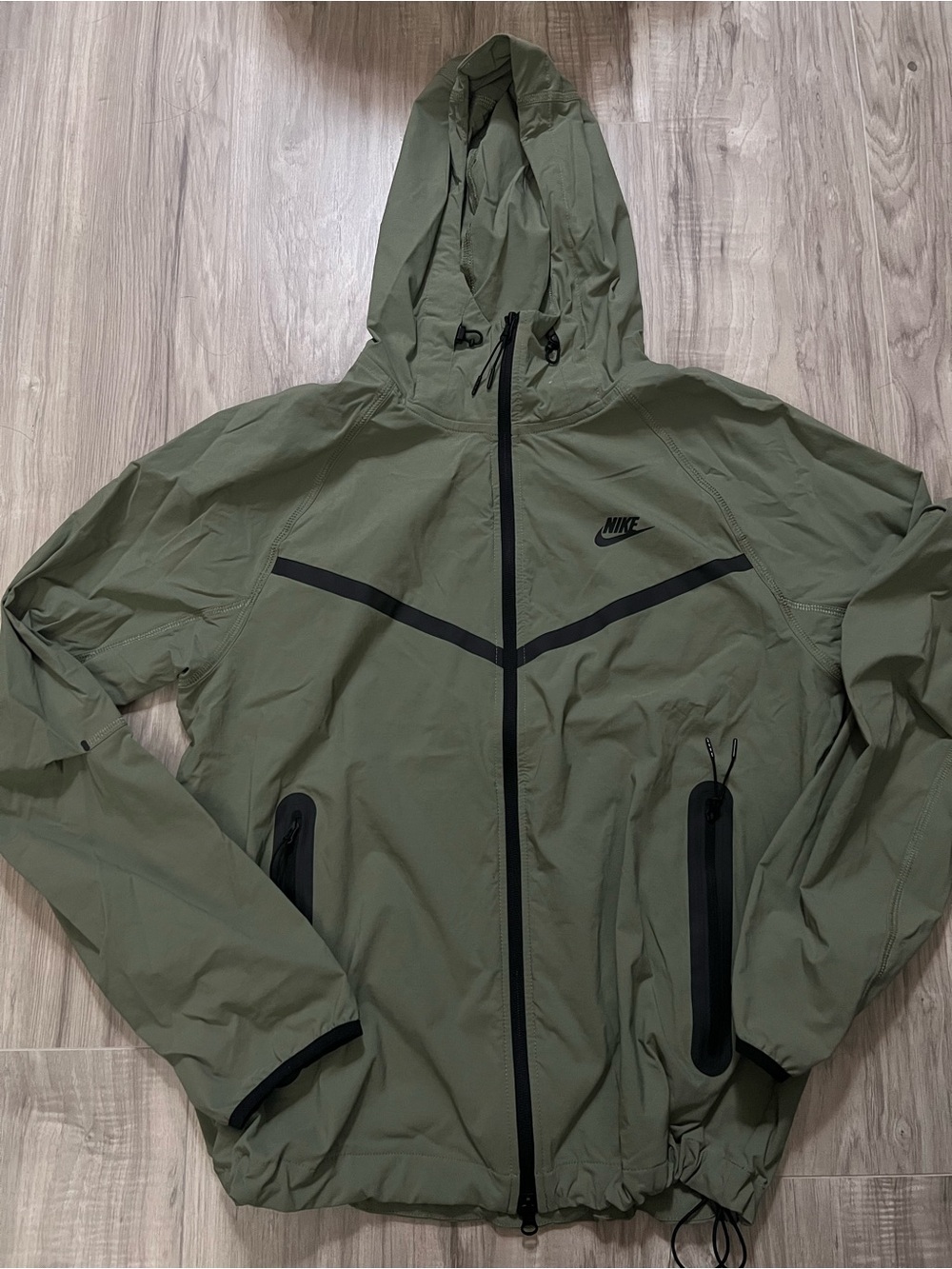 Nike Men's Dri-FIT Tech Woven Windrunner Full-Zip Jacket olive green Medium